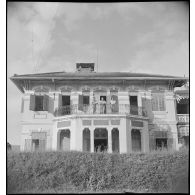 Militaires français posant sur la terrasse du poste de Tang Hoa, dans le secteur de My Tho.
