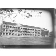 [Caserne du 9e régiment des troupes coloniales, Hanoï, 1905-1908.]