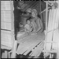 Regards dans des cases montagnardes.