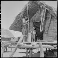 Regards dans des cases montagnardes.