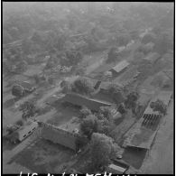 Vue aériennes de l'état-major de la 4e division vietnamienne (4e DVN) près de Ban Me Thuot.