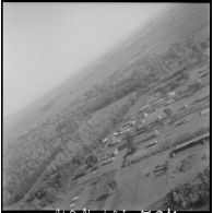 Vue aériennes de l'état-major de la 4e division vietnamienne (4e DVN) près de Ban Me Thuot.