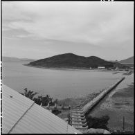Vue sur le port de Hon Khoi.