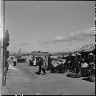 Le marché au port de Hon Khoi.