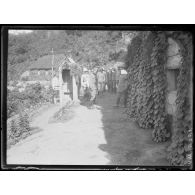 Nul. Chez les Serbes en Macédoine. Au Katoumatz cote 1230. A la division choumadia. [légende d'origine]