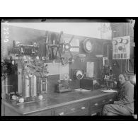 Salonique. Poste grec de TSF occupé par les français. Intérieur. [légende d'origine]