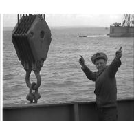 Normandie 1944 (actualités américaines) - Traversée de la Manche par la 9e division d'infanterie américaine le 1er juillet 1944.