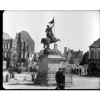 Normandie 1944 (actualités américaines) - Avancée britannique et polonaise en juin et juillet 1944 ; libération de Montebourg.