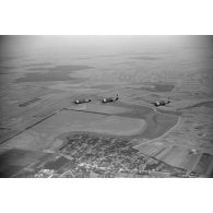 Une mission aérienne de chasseurs roumains IAR 80 du Grupul 9.