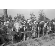 Obsèques de soldats russes morts sous l'uniforme allemand.
