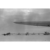 Démarrage du moteur BMW 132 d'un avion de liaison Junkers Ju W 34.