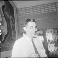 Départ de Saigon du journaliste Lucien Bodard, correspond de France-Soir.