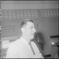 Départ de Saigon du journaliste Lucien Bodard, correspond de France-Soir.