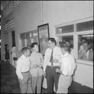 Départ de Saigon du journaliste Lucien Bodard, correspond de France-Soir.