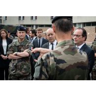 Présentation du dispositif Sentinelle par le gouverneur militaire de Paris.