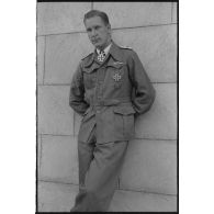 Portrait de l'Oberleutnant Heinrich Eppen, pilote du Sturzkampfgeschwader 3 (I-StG-3) récipiendaire de la croix de chevalier de la croix de fer (Ritterkreuz).
