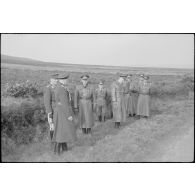 Le général (General der Flieger) Kurt Student lors d'une inspection dans les monts d'Arrée.