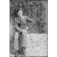 Portrait du reporter Robert Schiffmann, membre du Luftwaffe Kriegsberichterzug bei Fallschim-Armee-Oberkommando (AOK).