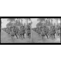 Environs de Fouilloy (Somme), compagnie cycliste. [légende d’origine]