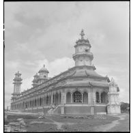 Le Grand Temple caodaïste de Tay Ninh.