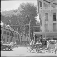 Angle de la rue Catinat et Le Loi à Saïgon.