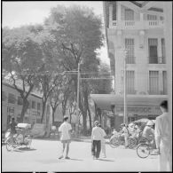Angle de la rue Catinat et Le Loi à Saïgon.
