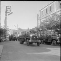 Défilé motorisé du 14 juillet 1959 à Saïda. [Description en cours]