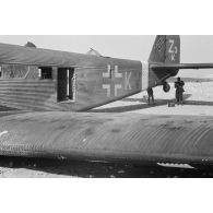 L'avion de transport Junkers J-52 codé "1Z+KV" piloté par Günter FRENZEL du III./KG.z.b.V. 1.