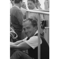 Portrait de Jacques Robert, directeur des applications militaires (DAM) du commissariat à l’énergie atomique (CEA), ingénieur concepteur et "père de la bombe H", engin français à fusion nucléaire, après le tir Canopus, à bord du croiseur De Grasse.