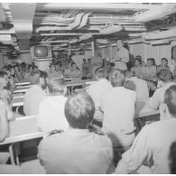 Discours de Michel Debré, ministre de la Défense, devant les officiers mariniers du croiseur de commandement De Grasse.