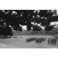 Présentation du régiment d'infanterie de marine du Pacifique-Polynésie (RIMaP-P) à Georges Lemoine, secrétaire d'Etat à la Défense. Vue d'ensemble du dispositif.