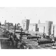 1016. Revue du 14 juillet. Le défilé disciplinaire. Gafsa. [légende d'origine]