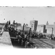 1017. Gafsa, revue 14 juillet, le défilé au trop des Spahis. [légende d'origine]