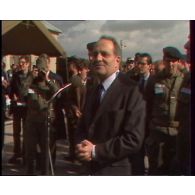 Exercice Marne 1980. Visite de Joël Le Theule, ministre de la Défense.