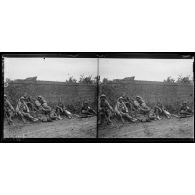 Roye-sur-Matz, prisonniers allemands [légende d'origine]