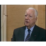 Interview de Pierre Messmer sur la dissuasion et les essais nucléaires français.