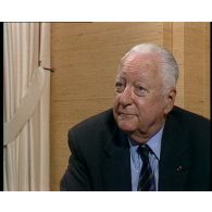 Interview de Pierre Messmer sur la dissuasion et les essais nucléaires français.