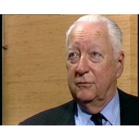 Interview de Pierre Messmer sur la dissuasion et les essais nucléaires français.
