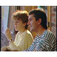 Réunion du mouvement pour une alternative non-violente (le MAN), échanges sur la politique de dissuasion nucléaire.