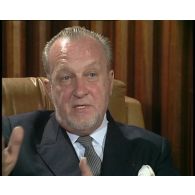 Interview et photographies de Charles Hernu, ancien ministre de la Défense.