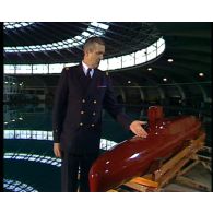 Interview de l'ingénieur général de l'armement Dupont de Dinechin. Bassin des carènes.