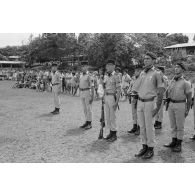 Arrivée de la garde au drapeau du régiment d’infanterie de marine du Pacifique - Polynésie (RIMAP-P) lors de la prise d'armes pour la remise de la fourragère à de jeunes marsouins à Taravao.