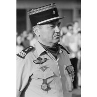 Cérémonie de prise de commandement du camp d'Arue. Portrait du lieutenant-colonel Le Roy, chef de corps du 57e bataillon de commandement et de soutien du Pacifique (57e BCSP) et commandant partant du camp d’Arue.