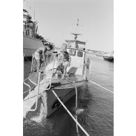 La base maritime de Papeete. La vedette de transport de personnel (VTP) de la gendarmerie maritime (P778) à quai.