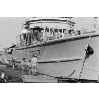 Arsenal de Papeete. Le patrouilleur Paimpolaise (P657) à quai.