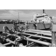 Service des essences des armées (SEA) à la base maritime de Papeete.