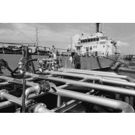 Service des essences des armées (SEA) à la base maritime de Papeete.