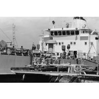 Service des essences des armées (SEA) à la base maritime de Papeete.