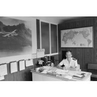 Portrait du capitaine de corvette Dominique d'Eimar de Jabrun, commandant l'escadrille 12S, basée à Faa'a (Tahiti) sur la base aérienne (BA) 190.