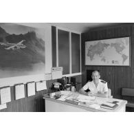 Portrait du capitaine de corvette Dominique d'Eimar de Jabrun, commandant l'escadrille 12S, basée à Faa'a (Tahiti) sur la base aérienne (BA) 190.